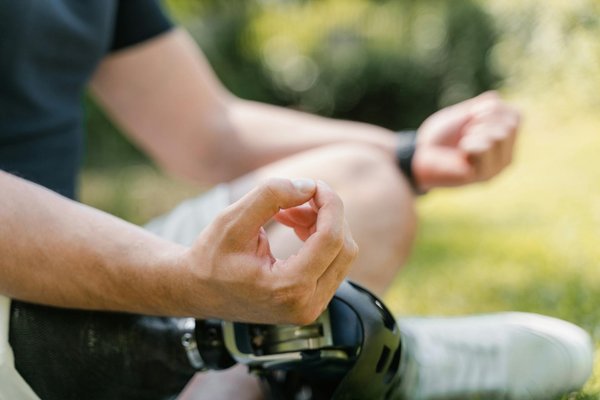 Comment les réseaux sociaux peuvent-ils être utilisés pour créer un réseau de soutien pendant la grossesse ?